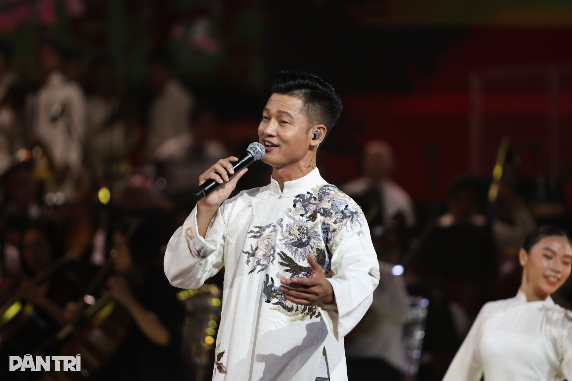 Ấn tượng chương trình âm nhạc nghệ thuật Phật giáo tại Đại lễ Vesak 2025 - 3 Ấn tượng chương trình âm nhạc nghệ thuật Phật giáo tại Đại lễ Vesak 2025 - 3
