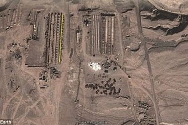 Trung Quốc xây các công trình bí ẩn giữa sa mạc