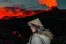 Cô gái Việt kể trải nghiệm ngắm núi lửa độc đáo "6000 năm mới có"