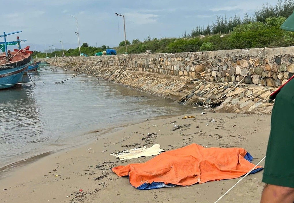 Tìm thấy thi thể ngư dân bị sóng đánh lật thuyền ở Lâm Đồng - 1