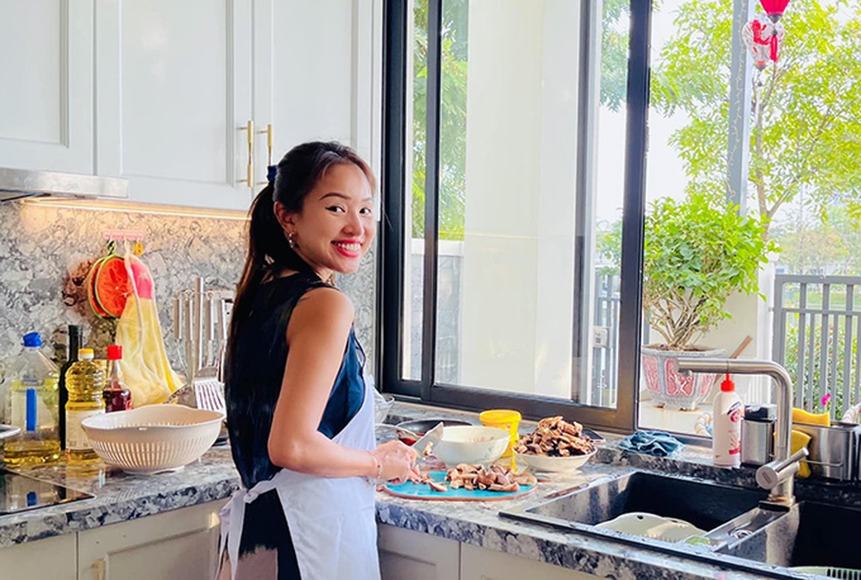 Vân Hugo lần đầu tiết lộ về con riêng của chồng sắp cưới - 3 Vân Hugo lần đầu tiết lộ về con riêng của chồng sắp cưới - 3