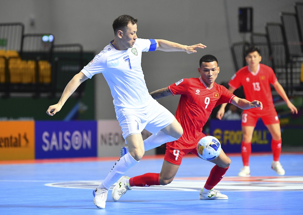 Đội tuyển futsal Việt Nam thua ngược Uzbekistan ở phút cuối cùng - 1 Đội tuyển futsal Việt Nam thua ngược Uzbekistan ở phút cuối cùng - 1