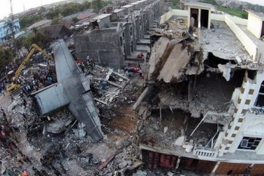 Tổng thống Widodo ra lệnh điều tra tin giá vé "cắt cổ" với thường dân