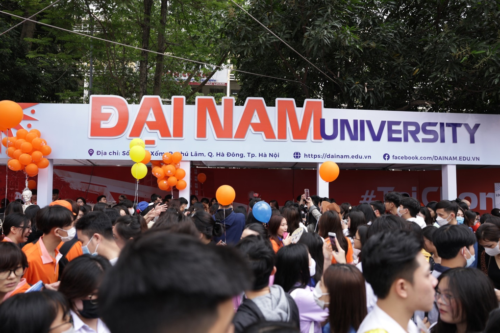 Đại học Đại Nam thu hút hàng nghìn thí sinh đăng ký xét tuyển sớm - 1 Đại học Đại Nam thu hút hàng nghìn thí sinh đăng ký xét tuyển sớm - 1