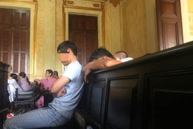 Gánh nặng trên lưng cha