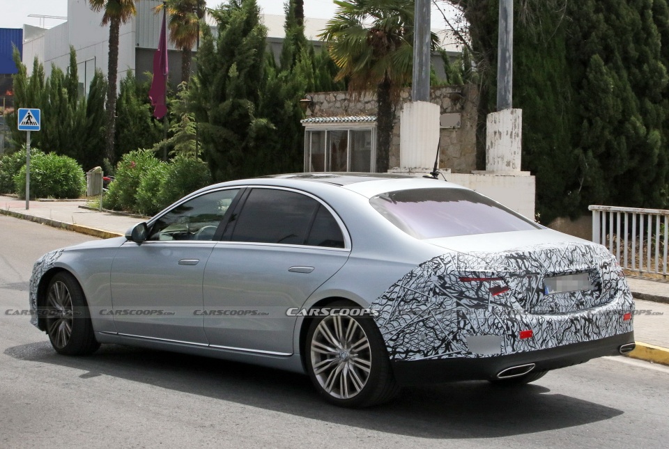 Chuẩn bị ra mắt mẫu xe đầu tiên trên thế giới có túi khí ghế sau - 7