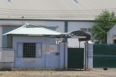 Nhận lương thấp, gần 200 công nhân đình công