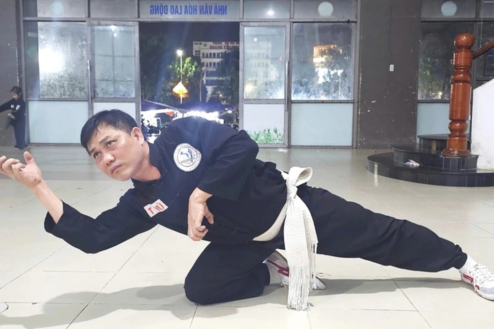 Luyện tuyệt chiêu xà quyền phải như nước chảy mây trôi - 1 Luyện tuyệt chiêu xà quyền phải như nước chảy mây trôi - 1