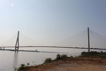 Nghi vấn nam thanh niên nhảy cầu tự vẫn sau khi đâm chết bạn gái