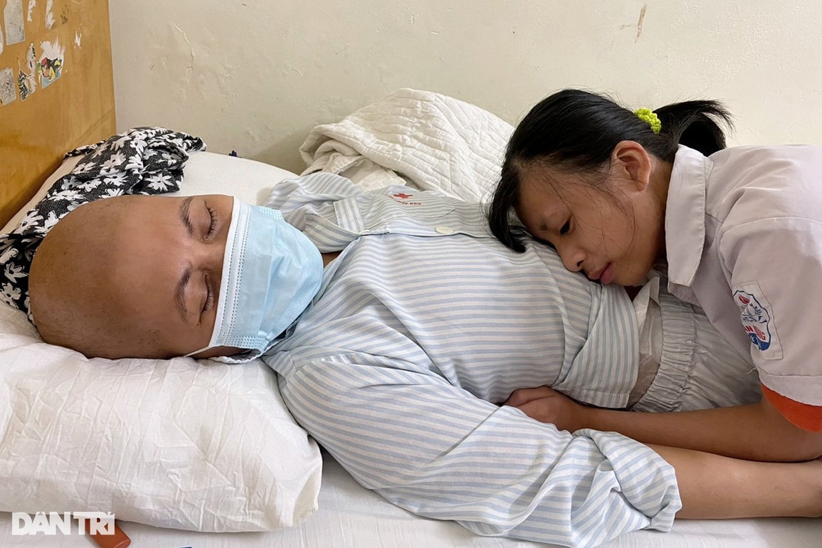 Mẹ ung thư máu đau đớn khóc nghẹn cầu xin mọi người giúp đỡ các con - 3 Mẹ ung thư máu đau đớn khóc nghẹn cầu xin mọi người giúp đỡ các con - 3