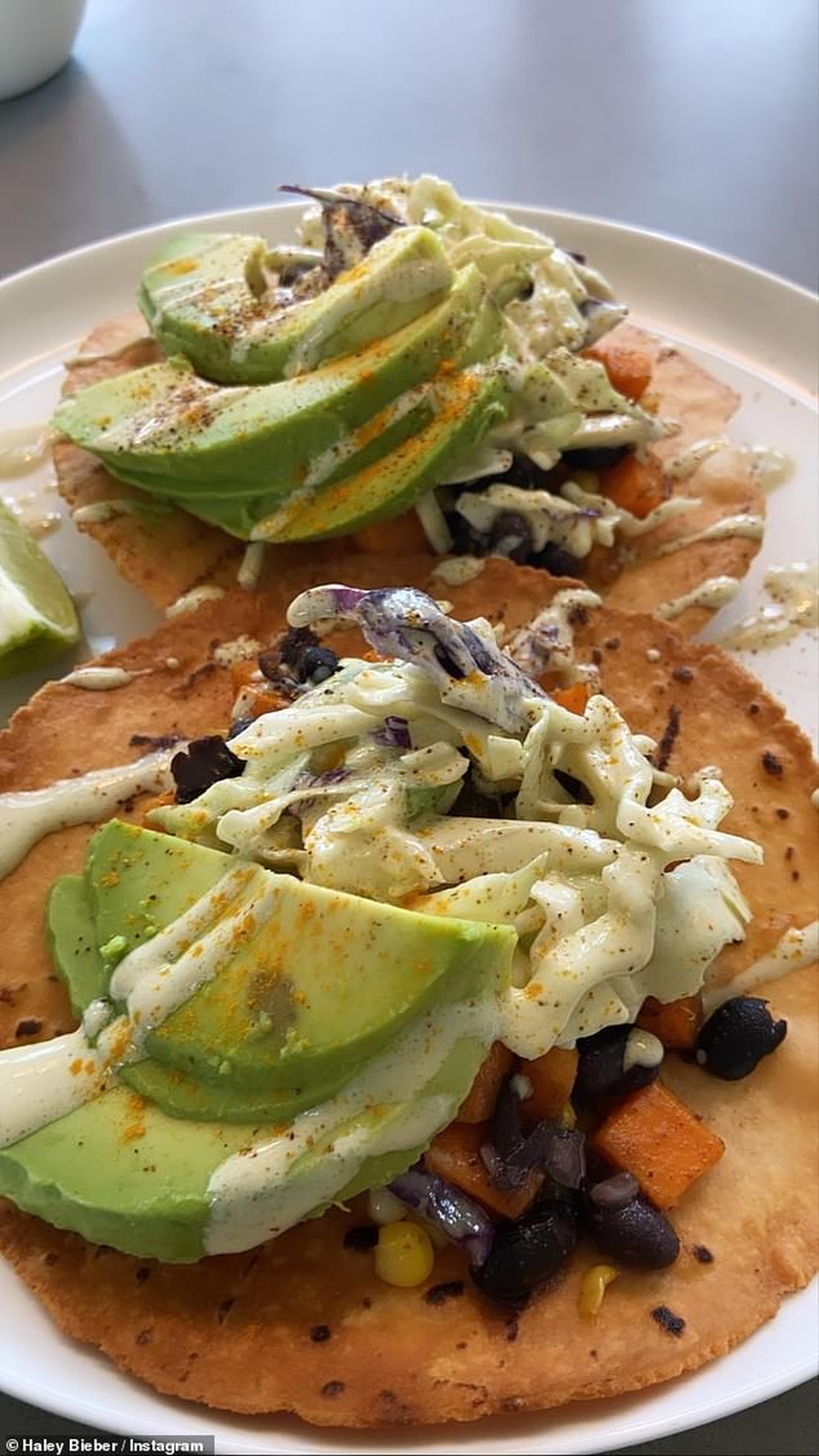 Vợ Justin Bieber gây bất ngờ khi trổ tài nấu nướng - 8 Vợ Justin Bieber gây bất ngờ khi trổ tài nấu nướng - 8