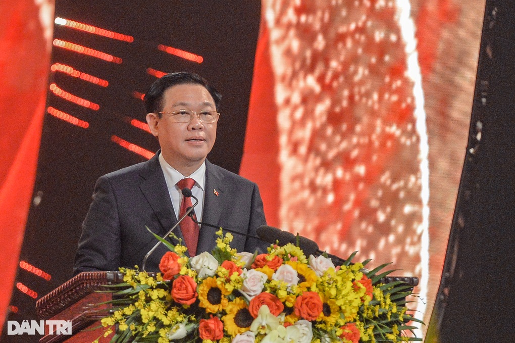 74 tác phẩm được trao Giải Búa liềm vàng lần thứ VII - 1 74 tác phẩm được trao Giải Búa liềm vàng lần thứ VII - 1