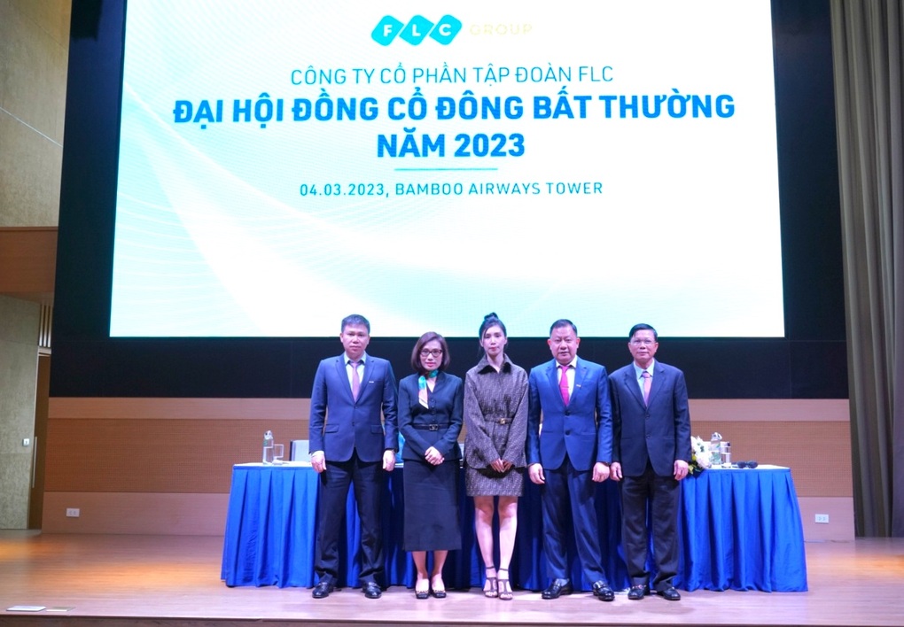 FLC tính chuyển nhượng cổ phiếu Bamboo Airways để có thêm tiền - 2 FLC tính chuyển nhượng cổ phiếu Bamboo Airways để có thêm tiền - 2