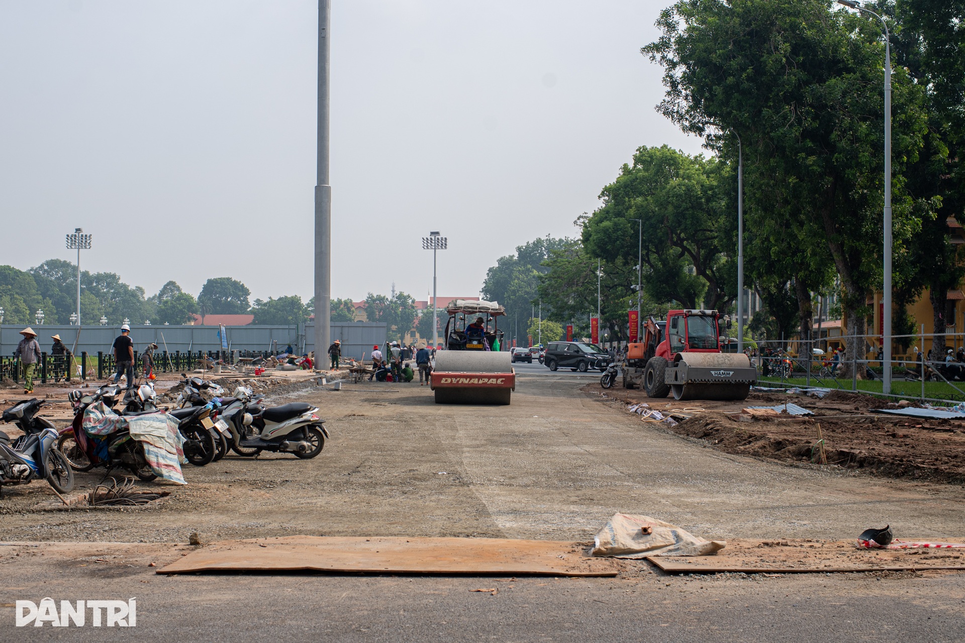 Sửa chữa, mở rộng trục đường Hùng Vương, sẵn sàng cho đại lễ 2/9 - 10 Sửa chữa, mở rộng trục đường Hùng Vương, sẵn sàng cho đại lễ 2/9 - 10