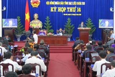 Người dân “truy” lãnh đạo tỉnh vấn đề Bảo hiểm y tế