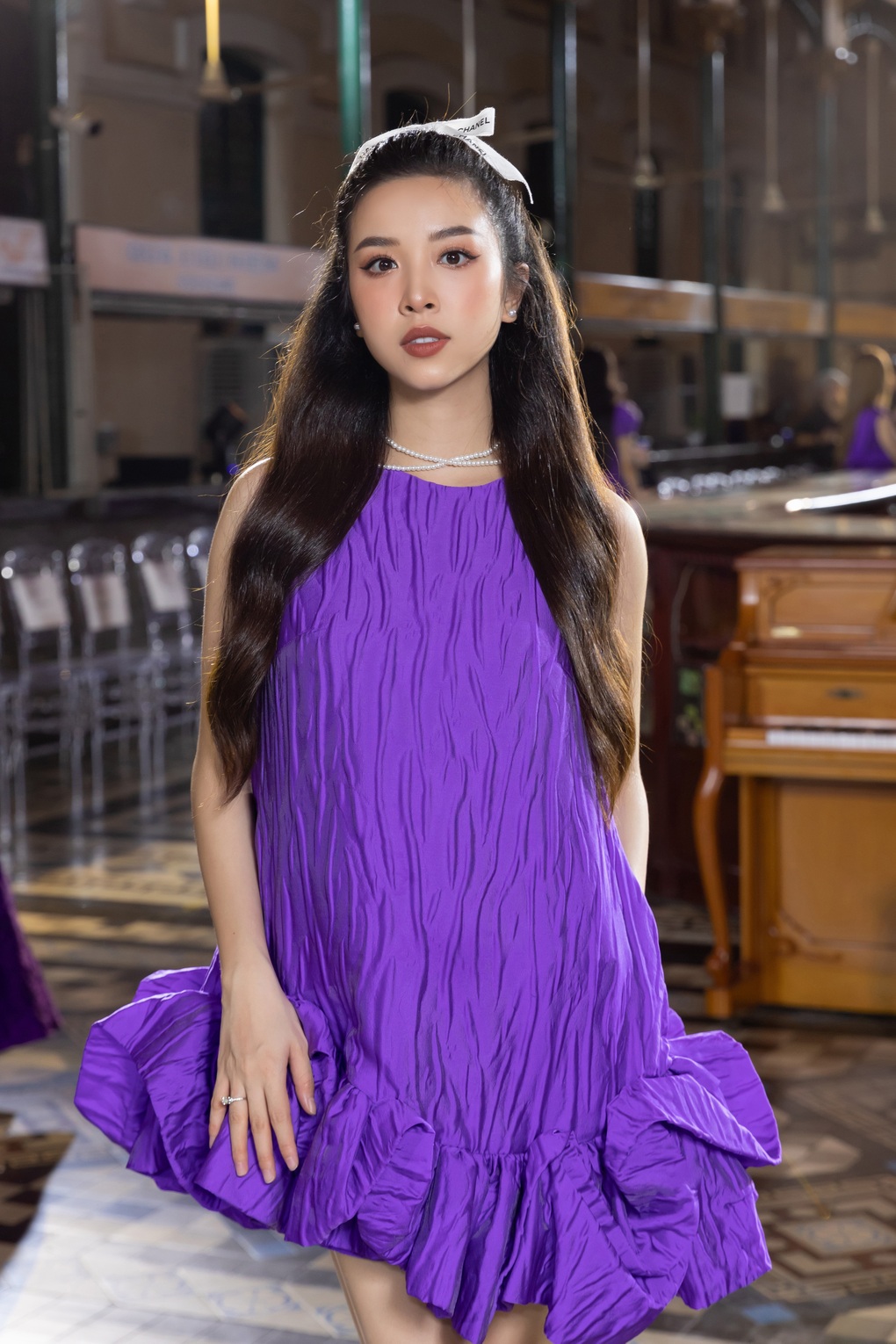 Mỹ nhân Việt phủ sắc tím tại Bưu điện TPHCM trong show Ký ức tuổi thơ - 9 Mỹ nhân Việt phủ sắc tím tại Bưu điện TPHCM trong show Ký ức tuổi thơ - 9