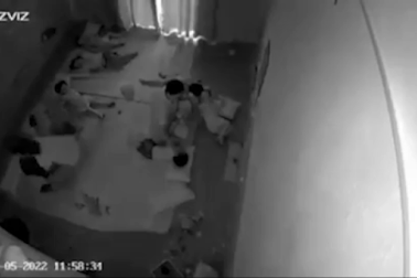 Xử phạt cô giáo trùm túi nilon lên đầu trẻ