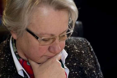 Bộ trưởng Giáo dục Đức bị tước bằng tiến sĩ vì đạo văn