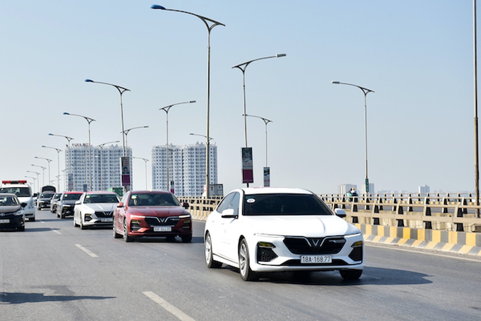 Vì sao các mẫu xe điện tự hành của VinFast trở thành tâm điểm của giới bình xe quốc tế? - 4 Vì sao các mẫu xe điện tự hành của VinFast trở thành tâm điểm của giới bình xe quốc tế? - 4