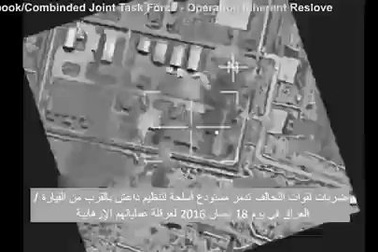 "Pháo đài bay B52" Mỹ trút "mưa bom" phá kho vũ khí của IS