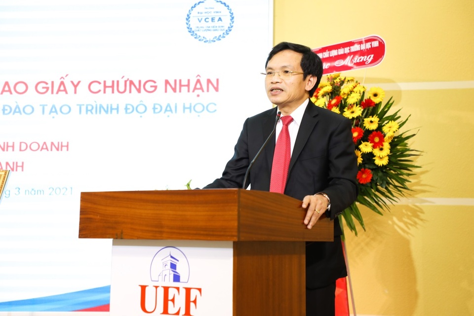 UEF có thêm 2 ngành đạt chuẩn kiểm định chất lượng đào tạo - 3 UEF có thêm 2 ngành đạt chuẩn kiểm định chất lượng đào tạo - 3