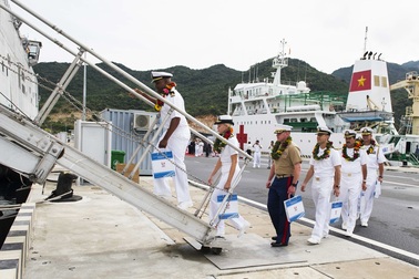Cảng Quốc tế Cam Ranh chia tay Hải quân Mỹ, Nhật Bản
