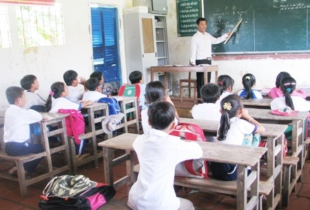 Thưởng Tết giáo viên bịch đường, bột ngọt