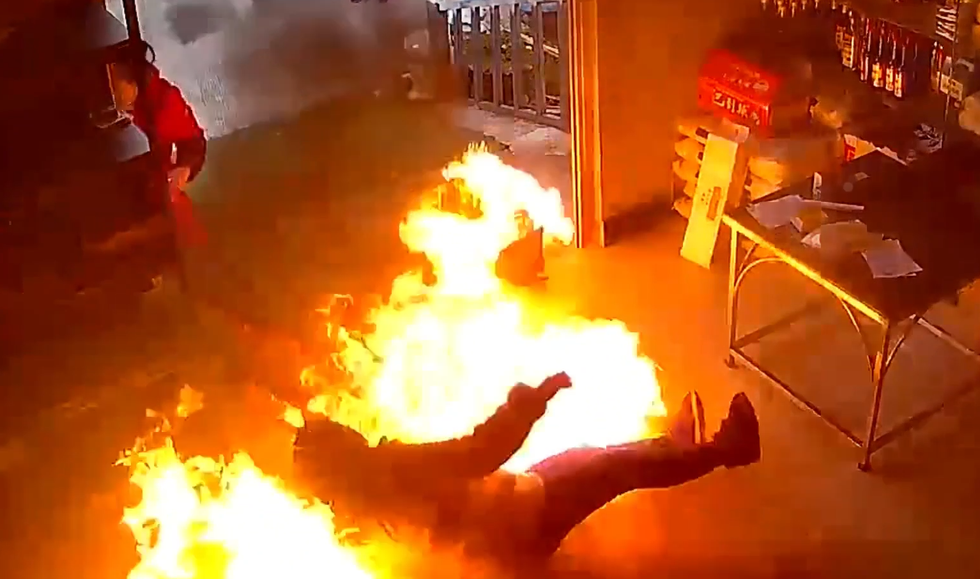 Clip "người phụ nữ hóa đuốc sống vì sai lầm thường mắc" nổi bật tuần qua