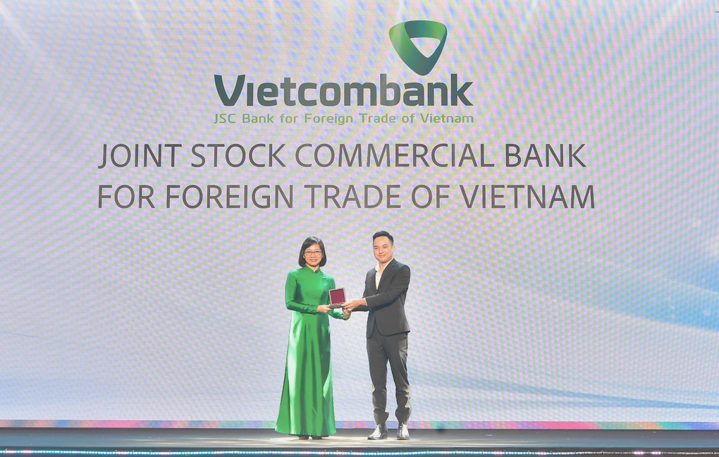 Vietcombank nhận giải Nơi làm việc tốt nhất châu Á năm 2024 - 2 Vietcombank nhận giải Nơi làm việc tốt nhất châu Á năm 2024 - 2