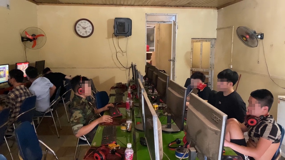 Đón game thủ trong đại dịch Covid-19, chủ quán bị phạt 5 triệu đồng - 1 Đón game thủ trong đại dịch Covid-19, chủ quán bị phạt 5 triệu đồng - 1