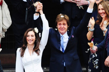 Paul McCartney làm chú rể ở tuổi 69