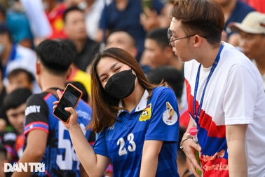 U23 Lào cảm ơn người hâm mộ Nam Định đã sát cánh cùng họ