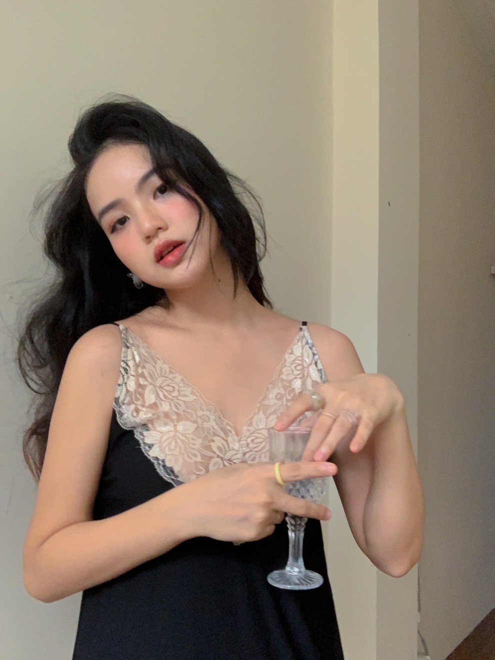 Nàng thơ ở nhà vẫn đẹp tiếp tục khiến dân mạng xuýt xoa vì quá quyến rũ - 2 Nàng thơ ở nhà vẫn đẹp tiếp tục khiến dân mạng xuýt xoa vì quá quyến rũ - 2