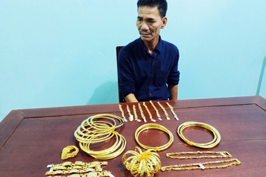 Tài xế tá hỏa phát hiện túi vàng trị giá trên 400 triệu đồng biến mất