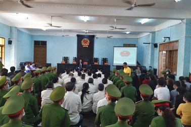 Xét xử 106 bị cáo trong vụ đánh bạc lớn nhất Tây Nguyên