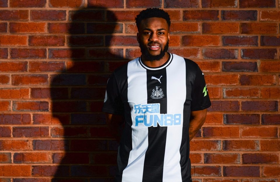 Những “bom tấn” được kích hoạt ở “chợ Đông” Premier League - 5 Những “bom tấn” được kích hoạt ở “chợ Đông” Premier League - 5