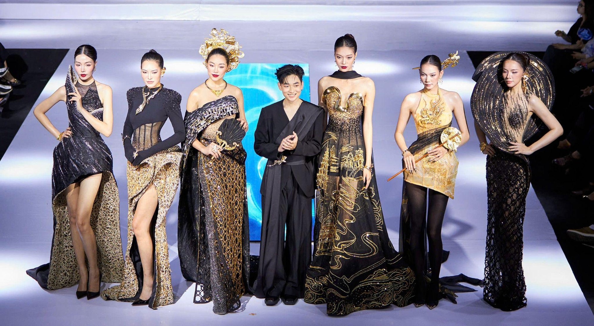 Runner-up Quynh Anh wears costume honoring Hue heritage - 5 Á hậu Quỳnh Anh mặc trang phục tôn vinh di sản Huế - 5
