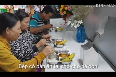 Những suất cơm từ thiện trở thành chỗ dựa của bệnh nhân nghèo