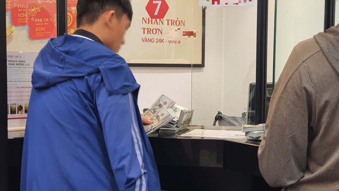 Mua vàng ngày vía Thần Tài, tưởng lỗ lại trúng quả to? - 2 Mua vàng ngày vía Thần Tài, tưởng lỗ lại trúng quả to? - 2