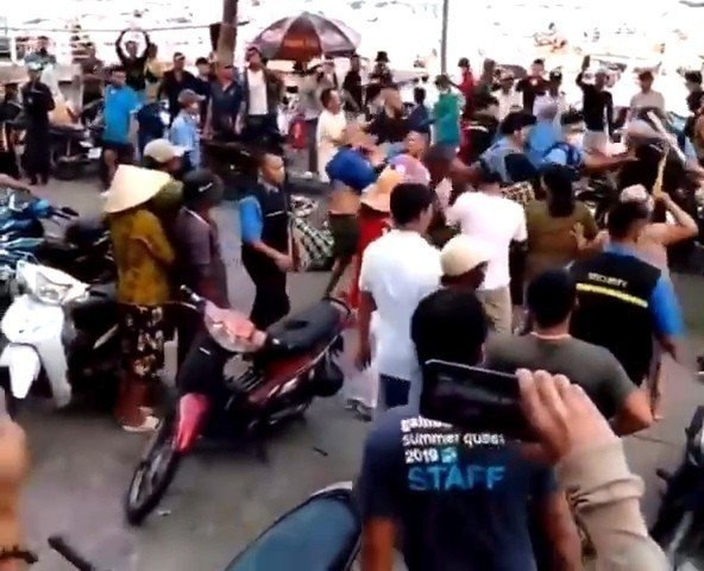 Điều tra vụ ẩu đả làm 5 người bị thương ở cảng An Thới - 2 Điều tra vụ ẩu đả làm 5 người bị thương ở cảng An Thới - 2