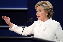 Bà Clinton lỡ miệng lộ bí mật hạt nhân khi tranh luận?