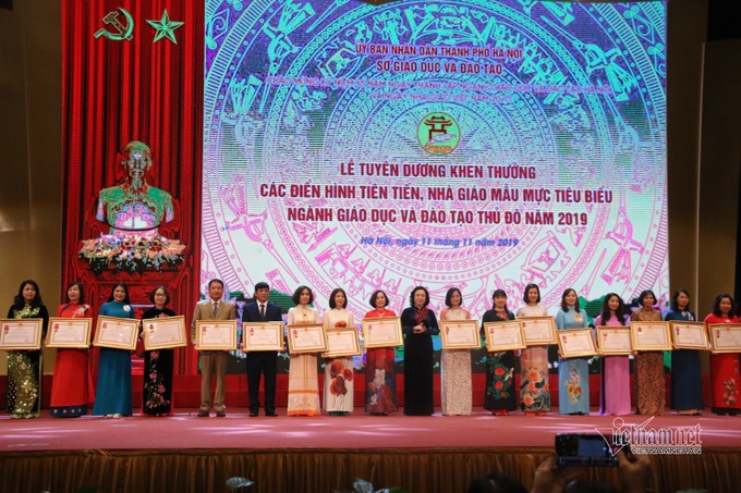 Hà Nội tuyên dương các nhà giáo mẫu mực tiêu biểu năm 2019 - Ảnh 3.