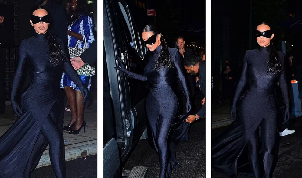 Chán khoe thân, Kim Kardashian chuyển sang phong cách kín mít - 2 Chán khoe thân, Kim Kardashian chuyển sang phong cách kín mít - 2