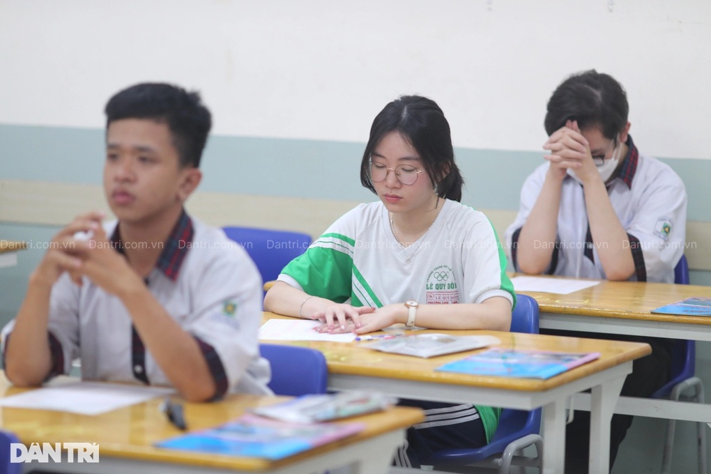 Đề tham khảo tốt nghiệp THPT 2025 khiến nhiều người choáng - 1 Đề tham khảo tốt nghiệp THPT 2025 khiến nhiều người choáng - 1