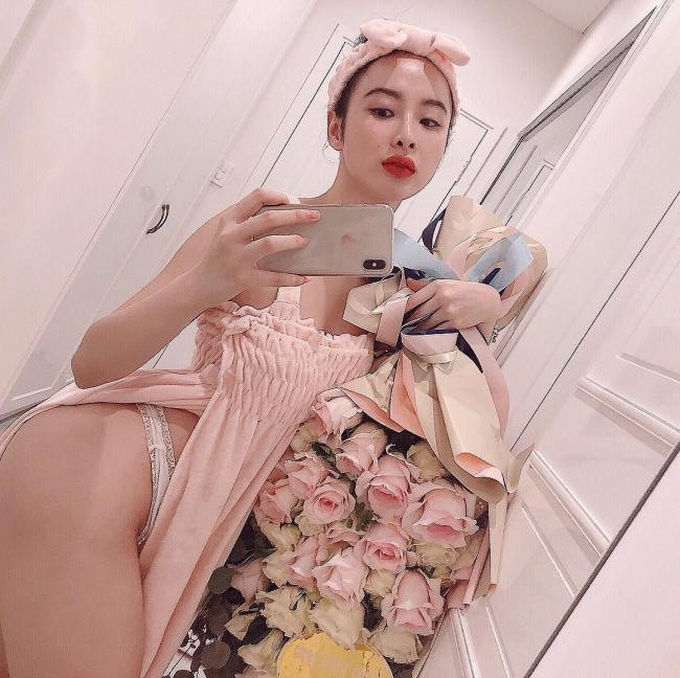 Trang cá nhân của Angela Phương Trinh chỉ có vòng ba? Ảnh: Instagram.