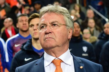 Guus Hiddink từ chức HLV đội tuyển Hà Lan