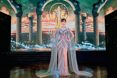 Hoa hậu Võ Thu Sương mặc gợi cảm chấm thi Hoa hậu