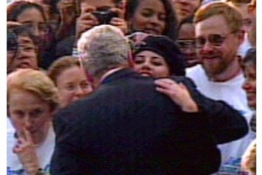 Nhìn lại vụ bê bối tình ái Lewinsky của Tổng thống Clinton (2)
