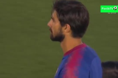 Barcelona hạ gục Tottenham trên loạt “đấu súng”