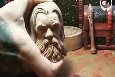 Khi nghệ sĩ điêu khắc làm tẩu thuốc
